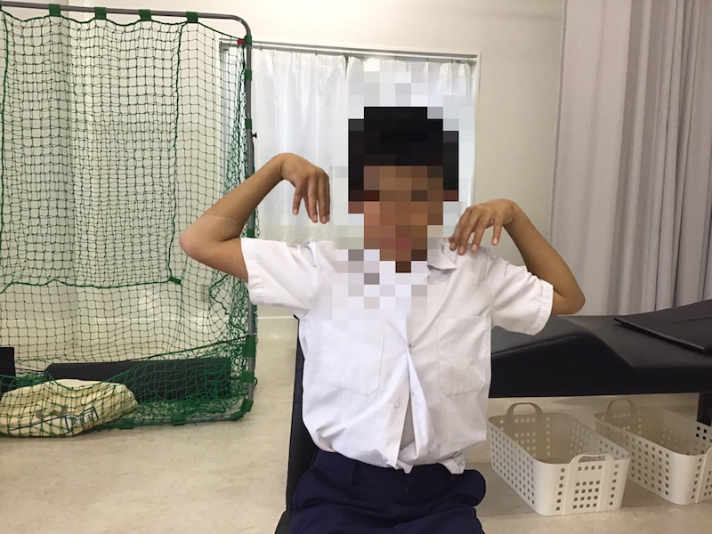 肘が曲がらなくなった症状が1回の施術で改善！① イメージ